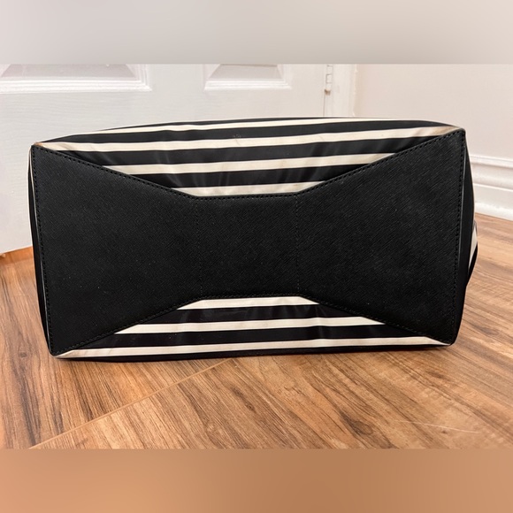 Kate Spade Mommy bag - Picture 5 of 10